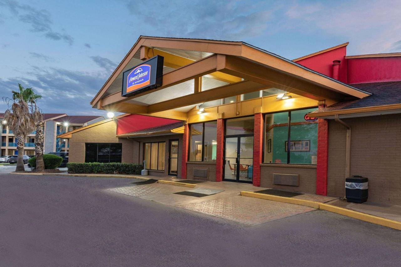 Howard Johnson By Wyndham Houston Hobby Exterior foto