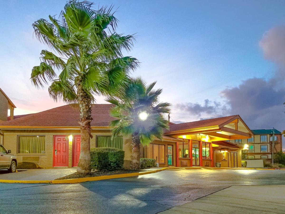 Howard Johnson By Wyndham Houston Hobby Airport Exterior foto
